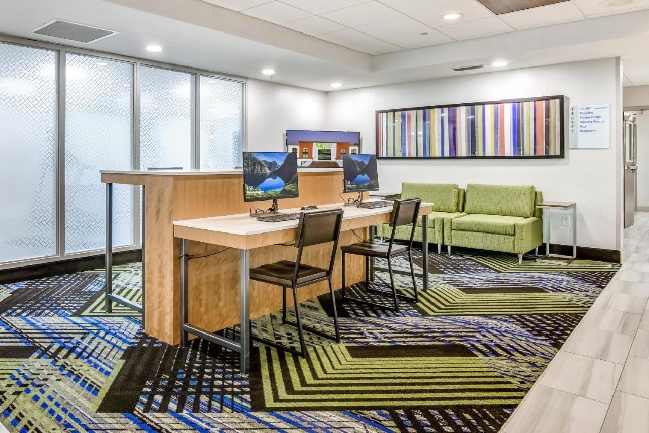 Holiday Inn Express & Suites Longview North By Ihg Exterior photo