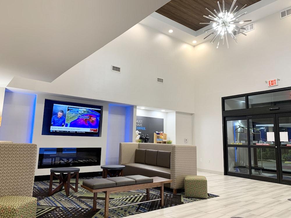 Holiday Inn Express & Suites Longview North By Ihg Exterior photo